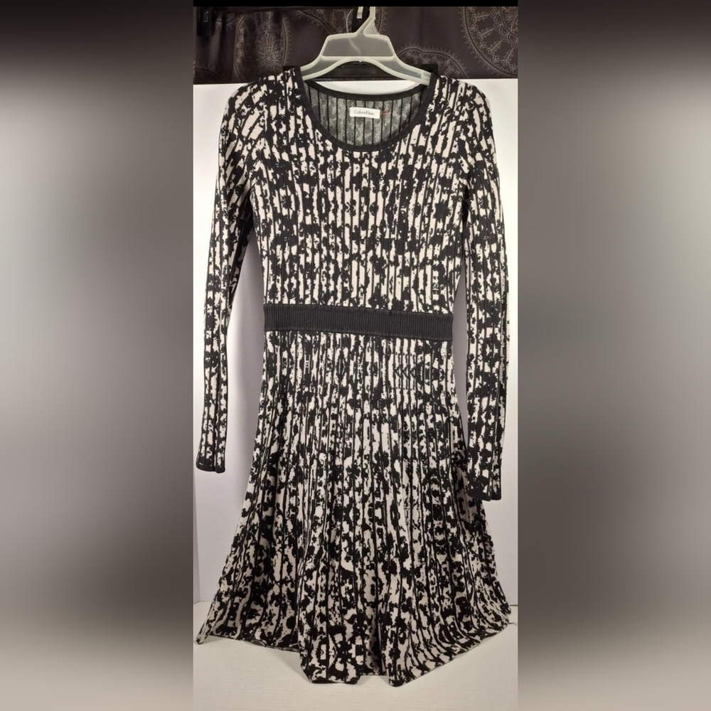 Elegant Black and White Patterned Dress